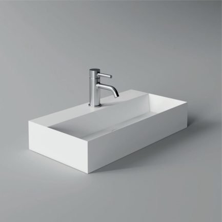 Spy, lavabo da appoggio o sospeso in ceramica bianca lucida 60 x 30 cm di Alice Ceramica