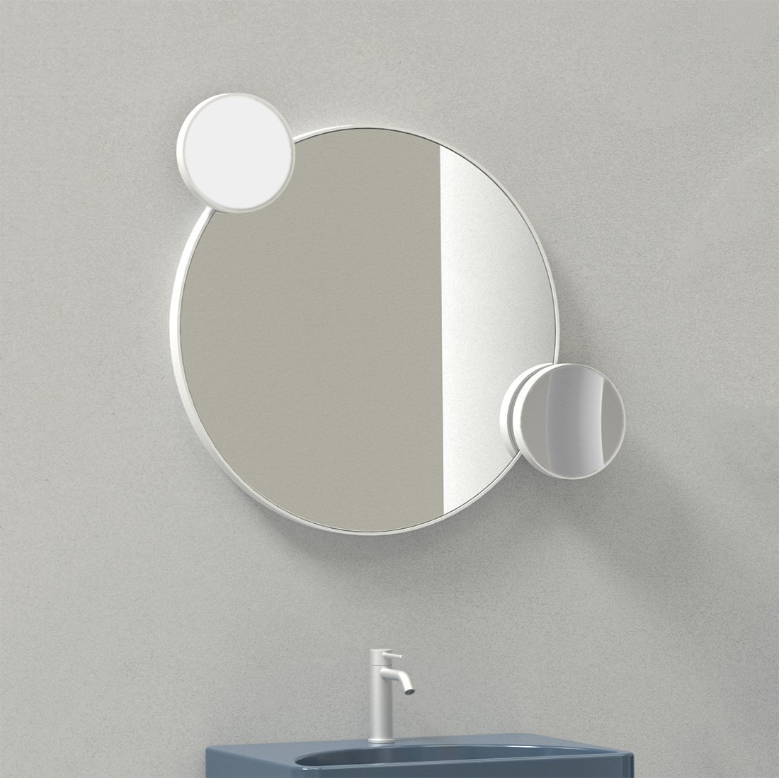 Lunaris, specchio tondo bianco matt con specchio ingranditore e lampada orbitanti di Alice Ceramica 2