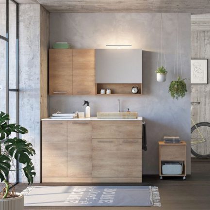 Urban Lavanderia 01, composizione con top lavabo, base lavatrice, pensili e specchiera di Legnobagno