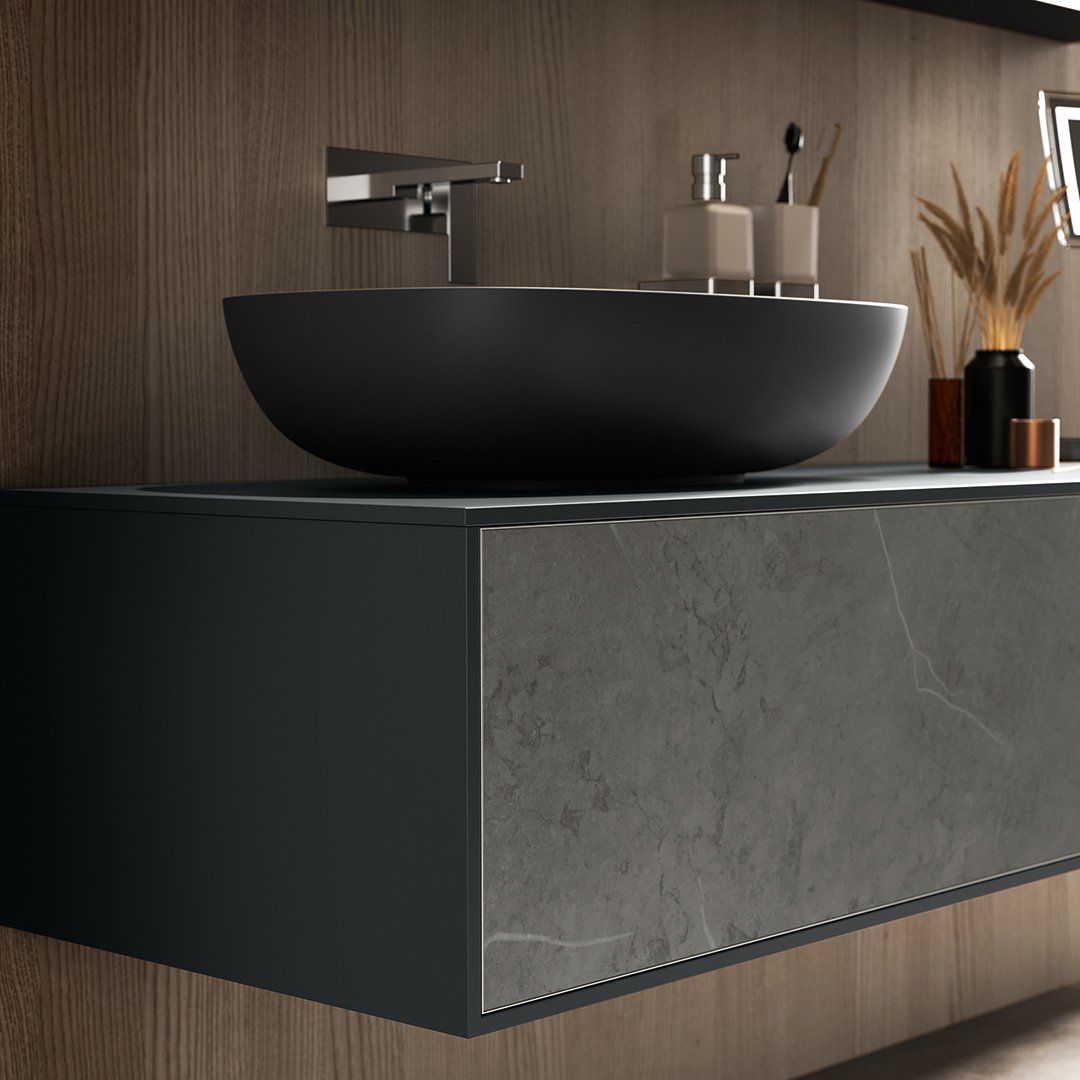 Corretto,-mobile-da-bagno-sospeso-con-frontali-in-gres-pietra-grigio-e-lavabo-d'appoggio-grafite-di-Inda-3