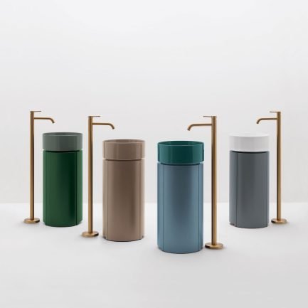 Mate, mobile freestanding in legno laccato opaco con lavabo in ceramica Ø40 cm di AXA