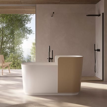 Grace, vasca freestanding in Idealcryl bicolor terra/bianco opaco L140 x P72,/76 cm di Ideal Shower