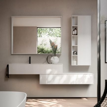 Sense 20, mobile da bagno sospeso massello teak bianco con top lavabo in Aquatek di Ideagroup
