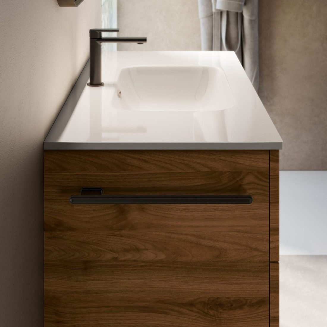 Provence-04,-mobile-da-bagno-legno-scuro-con-piedi-neri-e-top-lavabo-in-ceramica-di-Ideagroup-dett2