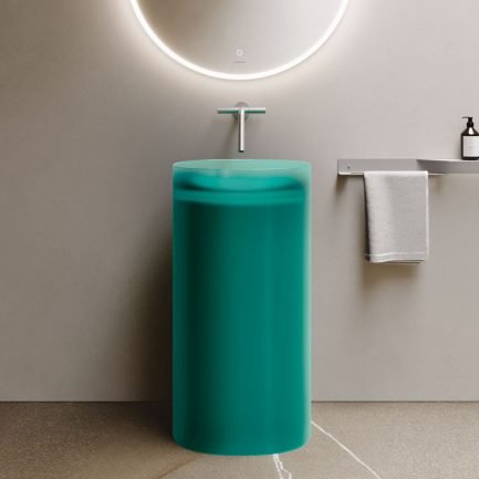 Habe, lavabo freestanding in Khromalite oceano satinato 45 x 45 x H85 cm di Ideagroup